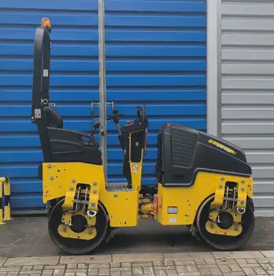 Válec Bomag BW 90 AD-5