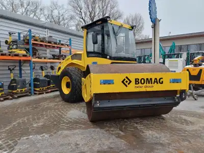 Válec Bomag BW 213D